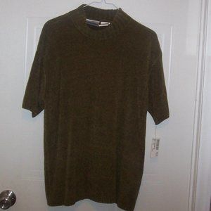 SHORT SLEEVED SWEATER SIZE XL